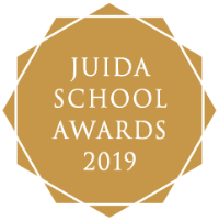 FLYDIVEの講師は、JUIDA認定スクール「ドローンスクールNDMC」所属のプロフェッショナルです。